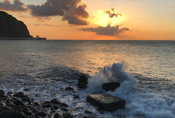 Sonnenuntergang am Meer auf La Réunion