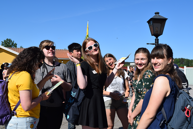 Austauschschüler und Schülerinnen auf Entdeckungstour durch Smaaland in Schweden